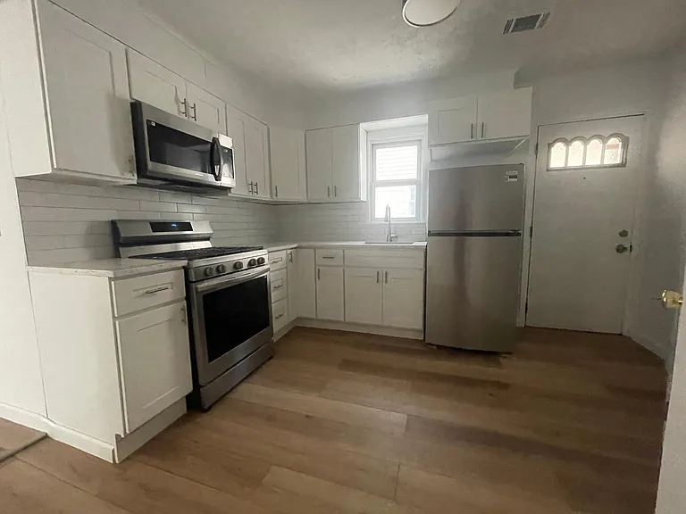 118 Exeter St #1 — Photo 1
