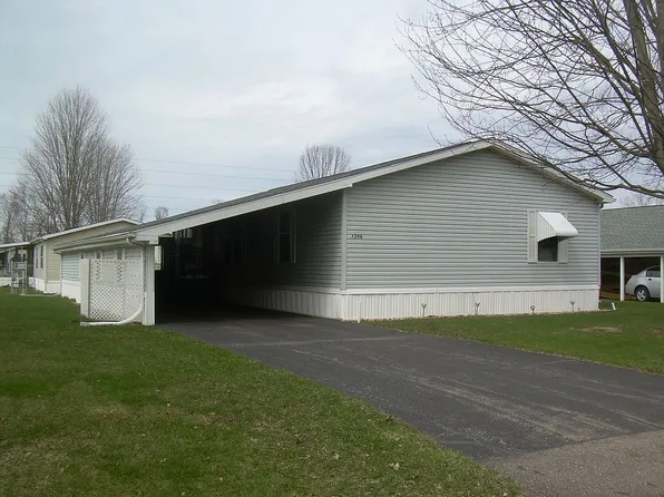 7298 Oak Brook Cir, Portage, MI 49002