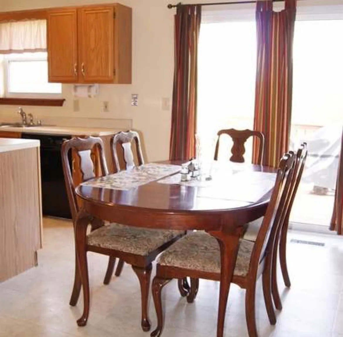 3 bed, 1500 sqft, $2,200 — Photo 3
