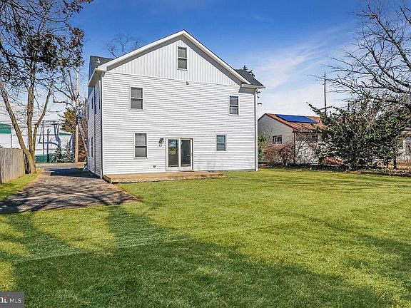 3rd image of 925 Union Landing Rd