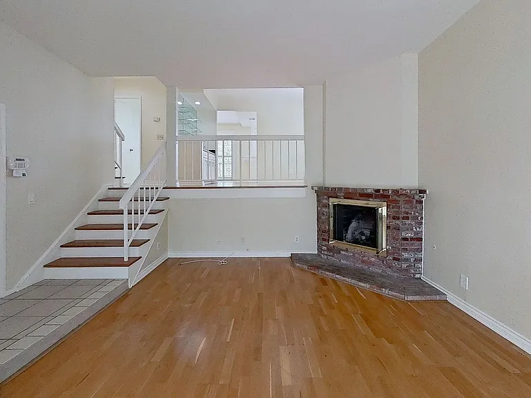 22525 Sherman Way #807 — Photo 2