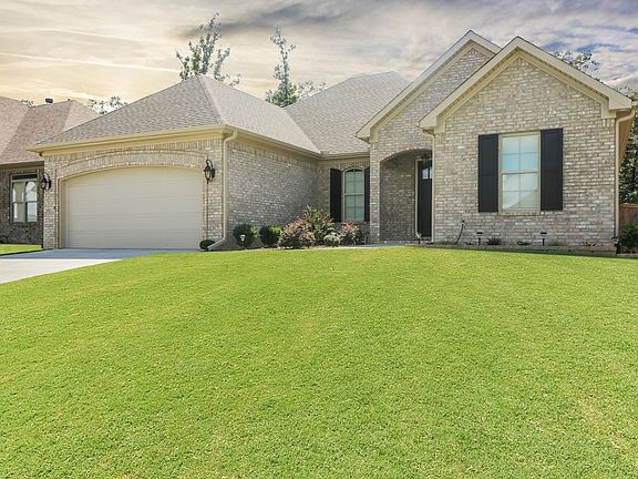3rd image of 9425 Meadow Gardens Cir