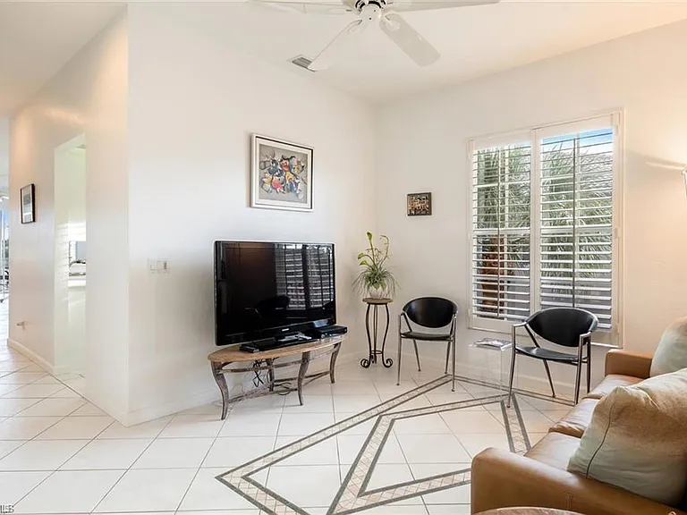 2383 Ravenna Blvd #Penthouse 202 — Photo 17