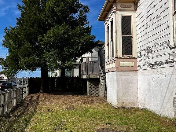 3rd image of 303 Clark St
