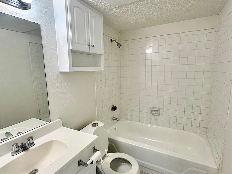 4322 Gillis St #105 — Photo 19