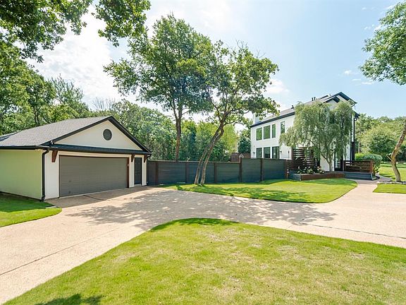 3rd image of 2856 Peninsula Dr
