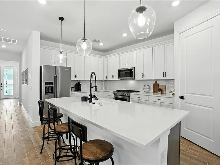 18282 Parksville Dr — Photo 11