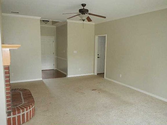 3rd image of 1660 Williamsburg Dr