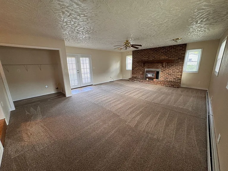 2433 Bainbridge Ave — Photo 17