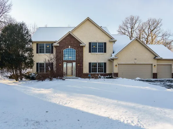 901 Knollwood Ct, Eagan, MN 55123