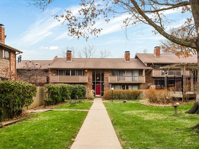 8734 Metcalf Ave APT 104B, Overland Park, KS, 66212