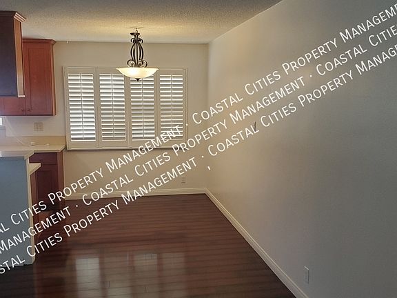 5th image of 371 Newport Ave #4