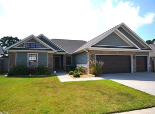 609 Surrey Ln, Benton, AR 72015