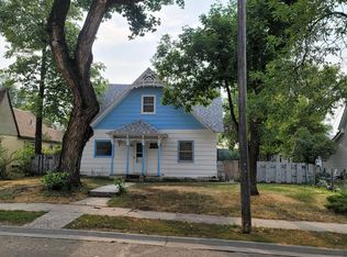 617 Illinois St, Chinook, MT 59523