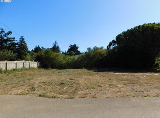 637 11th St, Pt Orford, OR 97465