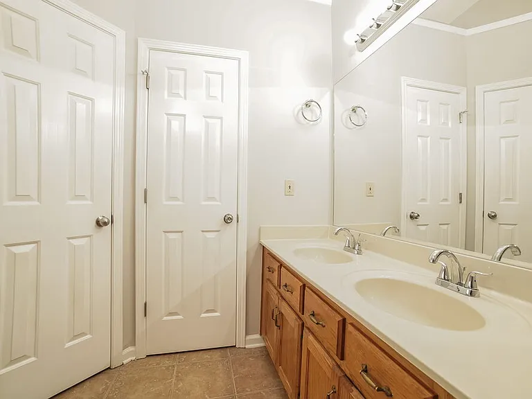 7370 Wendy Way — Photo 10
