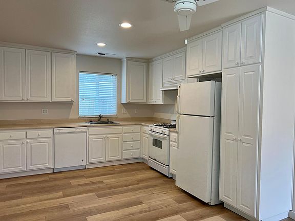 4th image of 18800 Fairview Ln #A