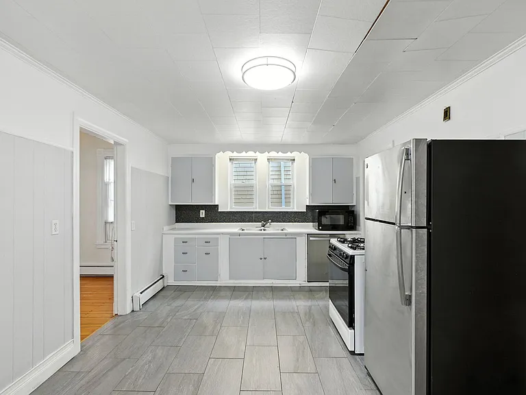 545 Broadway #1 — Photo 2