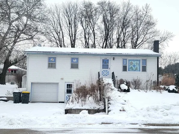 1555 Jackson St, Fennimore, WI 53809