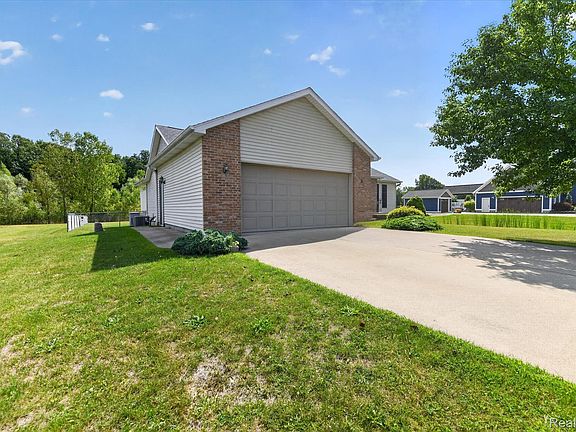 3rd image of 13144 Grant Cir