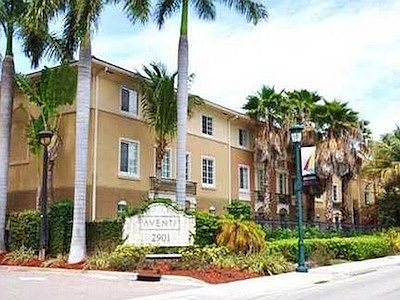 4th image of 2841 NE 185th St APT 505