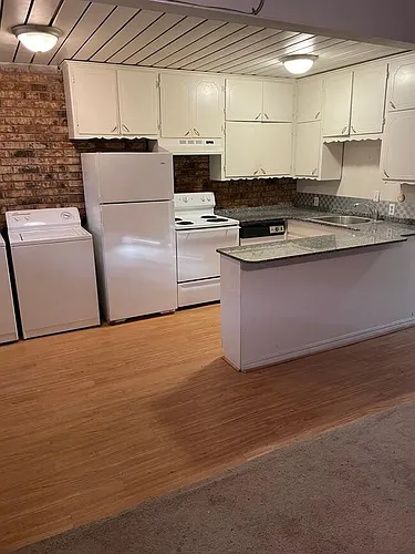 970 W Berry St #1 Photo 1