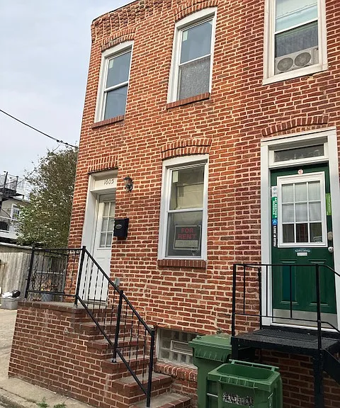 1605 Olive St — Photo 3