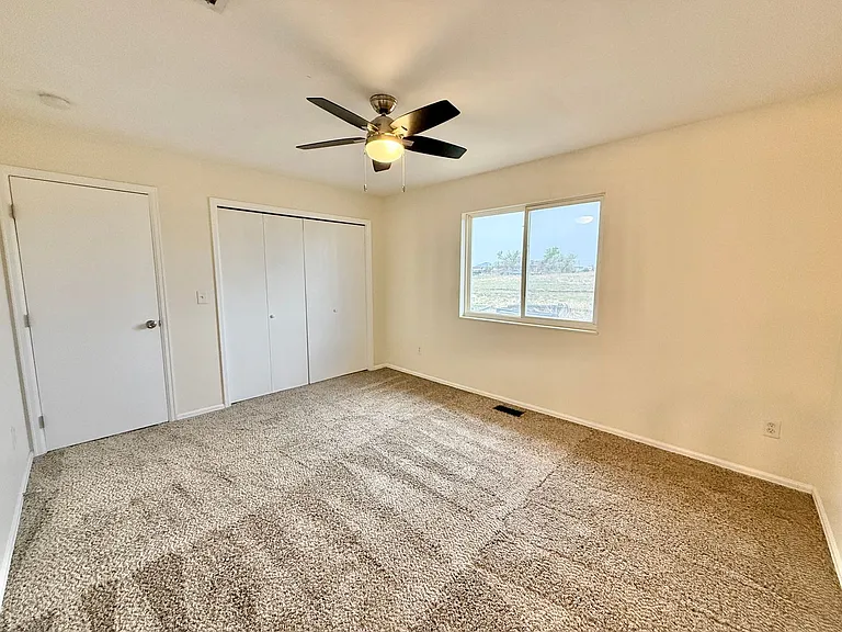 636 E Clarion Dr #B — Photo 10