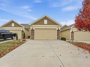 14812 Ashmont Ln, Smithville, MO 64089
