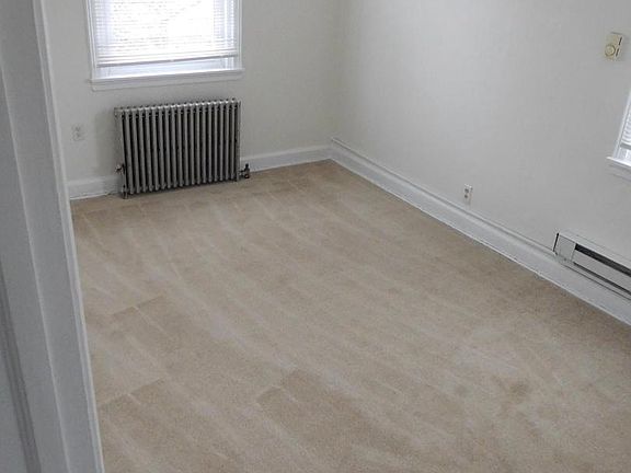 5th image of 632 W Park Ln