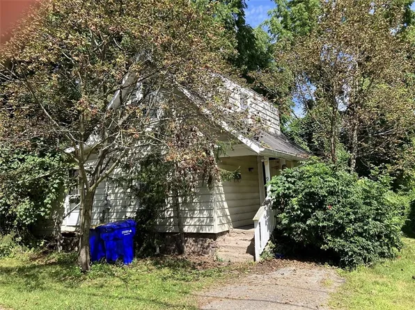 97 Lyman St, Brockport, NY 14420