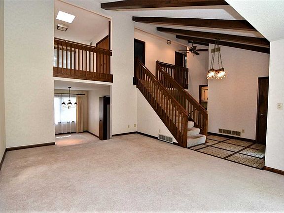4th image of 7508 Greenbriar Dr