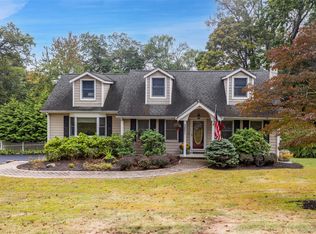 3801 Valleyview St, Mohegan Lake, NY 10547