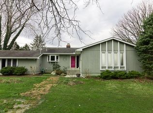 5830 Beach Rd, Wadsworth, OH 44281