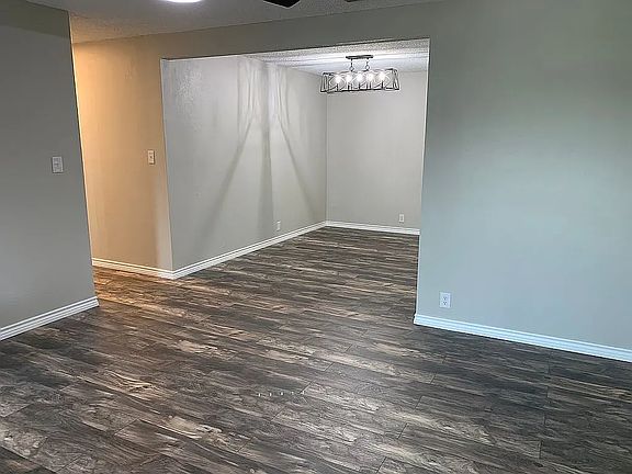 5th image of 418 W Mesquite St