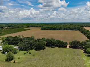 18 Three Oaks Ln, Milton, FL 32571