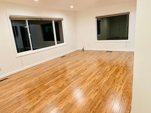 4th image of 5823 Wollochet Dr NW
