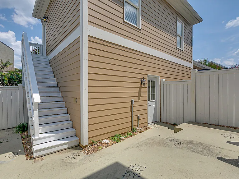 88 Pearl St — Photo 25