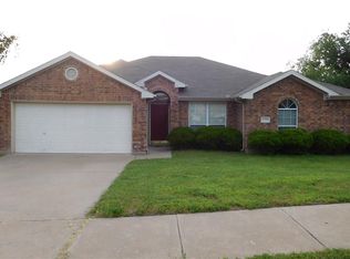 1320 S 3rd St, Midlothian, TX 76065