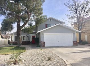 12825 Amberwood Ln, Victorville, CA 92395