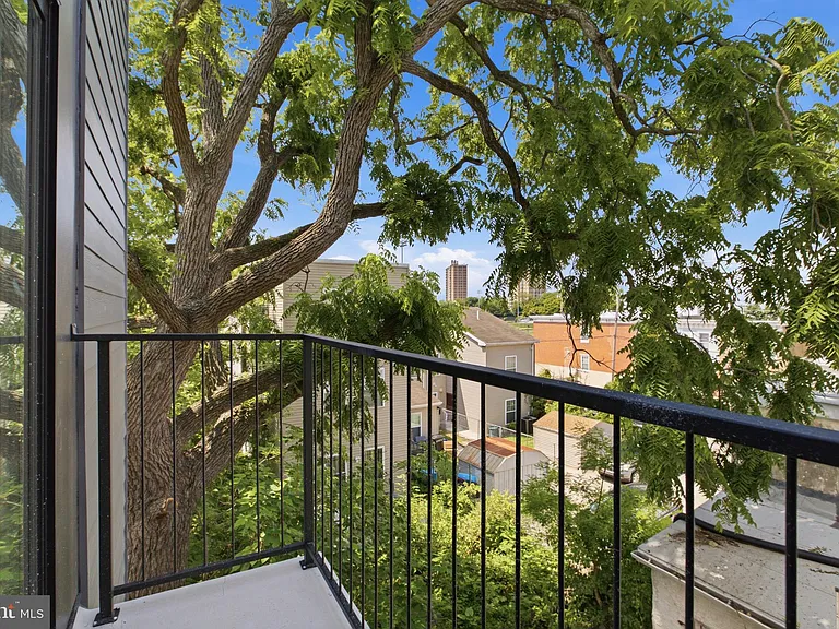 613 N Brooklyn St #9 — Photo 6