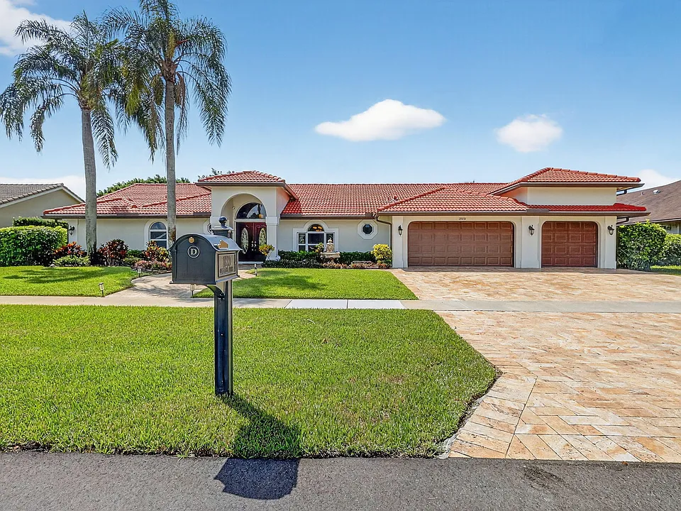 1880 Grantham Ct