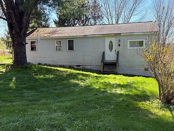 5th image of 219 Fuller Rd