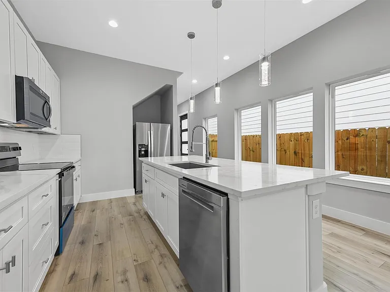 2505 Birmingham Ave — Photo 6