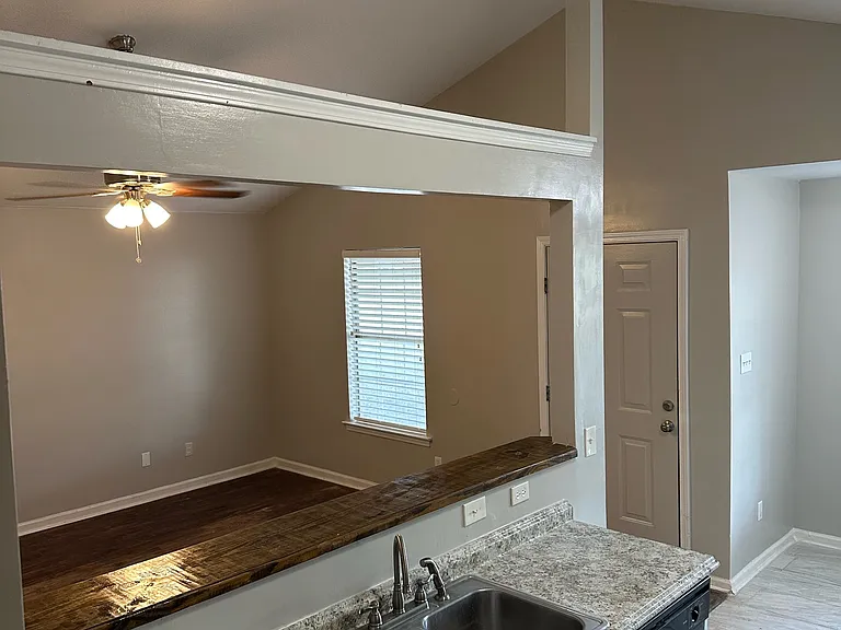 2118 E Parkway St — Photo 5