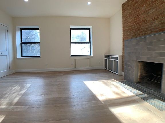 3rd image of 257 W 91st St #W3
