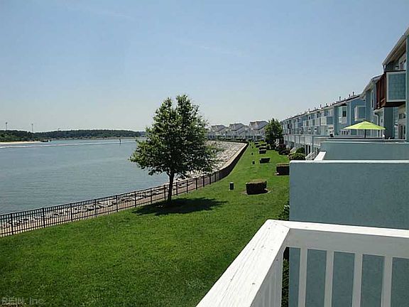 4th image of 9552 Bay Front Dr