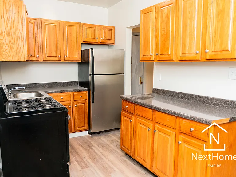 14430 35th Ave #B5 — Photo 1