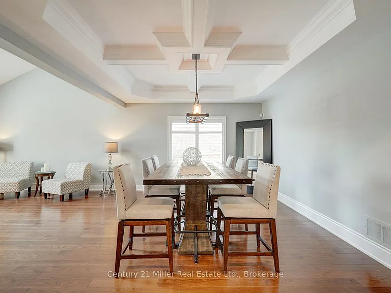 8 Watercliff Pl — Photo 10