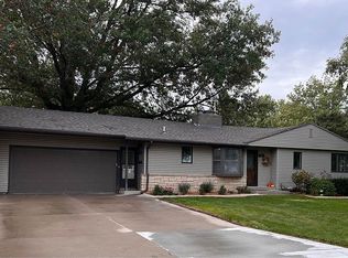 722 Circle Dr, Conrad, IA 50621